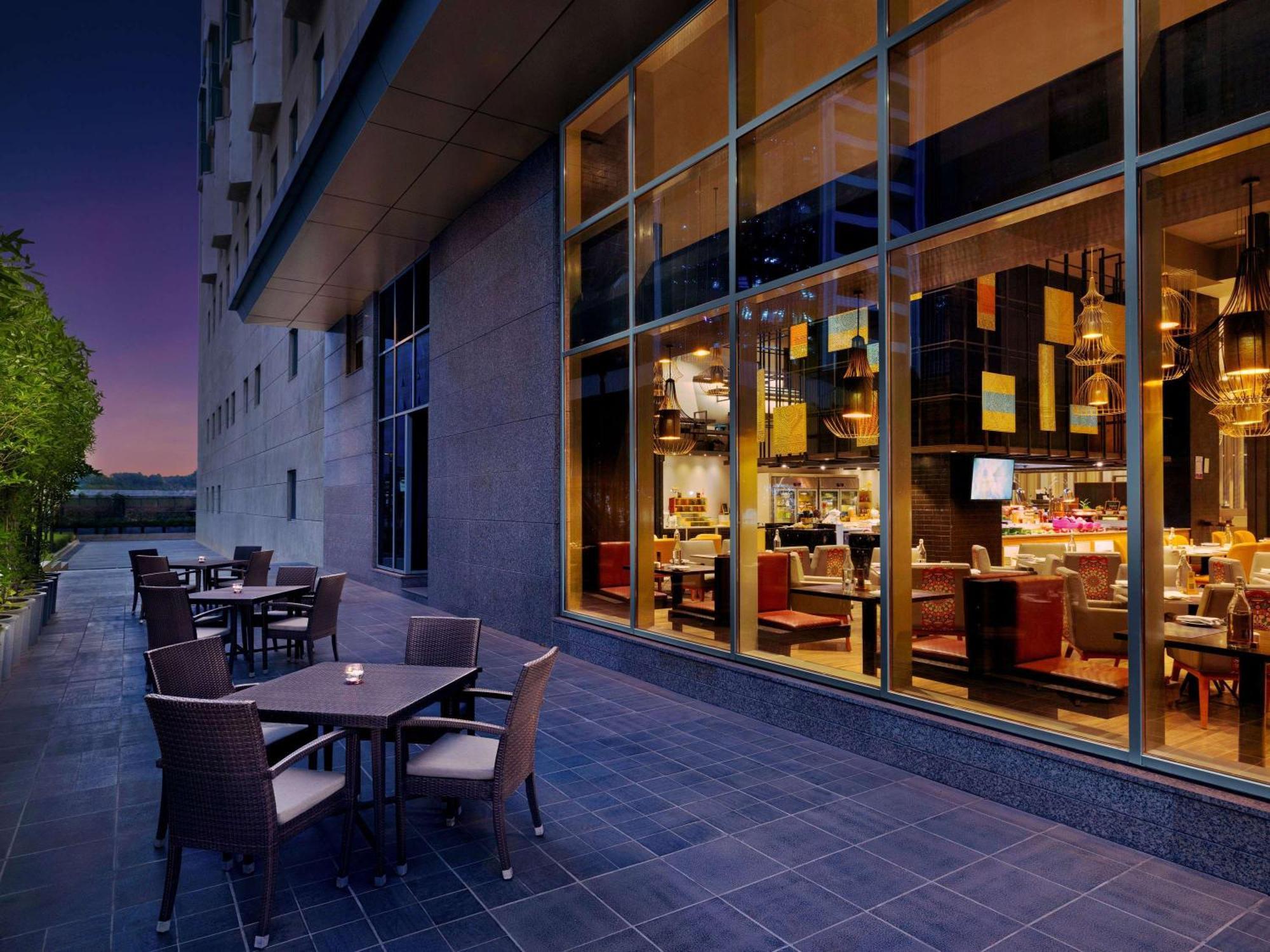 Grand Mercure Ahmedabad Gift City - An Accor Hotels Brand Gandhinagar Buitenkant foto